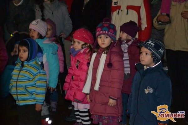 FOTO: Nodi in dedek Mraz obiskala otroke v Murski Soboti
