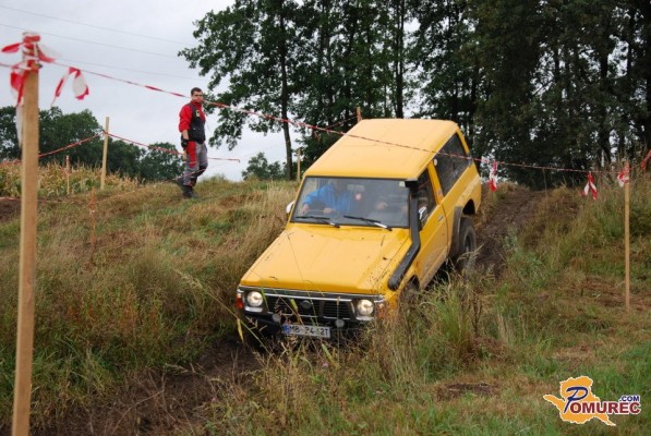 FOTO: V Trnju po klancih in blatu poganjali terence