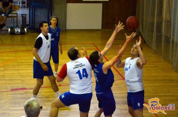 FOTO: Medgeneracijsko športno srečanje gimnazijcev