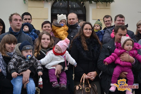 FOTO: Srečanje malčkov in staršev v Bakovcih
