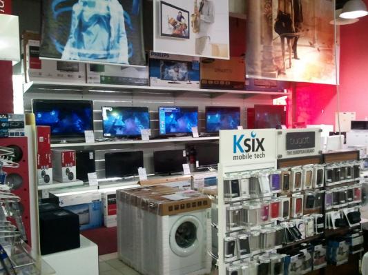 Iz prodajalne v Lendavi ukradli za 50 tisoč evrov prenosnikov in mobitelov