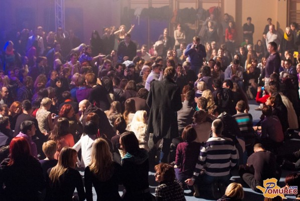 FOTO: Gibonni navdušil 700-glavo množico v Murski Soboti