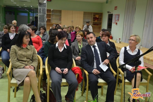 Zaključek izobraževanja prostovoljcev za vodenje skupin starih ljudi za samopomoč