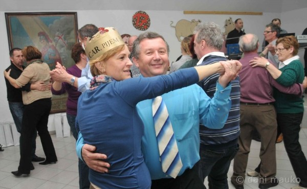 FOTO: 44 izdelovalcev domačih salam na 17. pomurski salamiadi