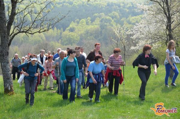 FOTO: Po obronkih vasi ob dolini Velike Krke na Goričkem