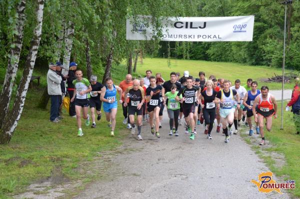 FOTO: Pečarovski tek in pohod