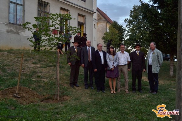 FOTO: Na Stari Gori pridno čebelarijo že 100 let