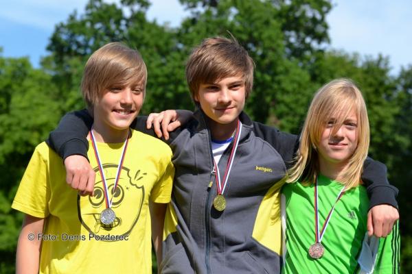 FOTO: Osnovnošolci in srednješolci so se v Murski Soboti merili v atletiki