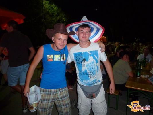 FOTO: Ansambel Toneta Rusa navdušil na veselici v Zbigovcih