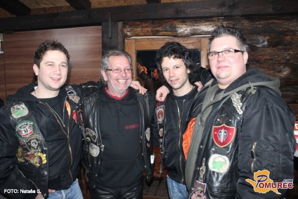 FOTO: Motoristi so se zbrali na zimskem srečanju na Goričkem