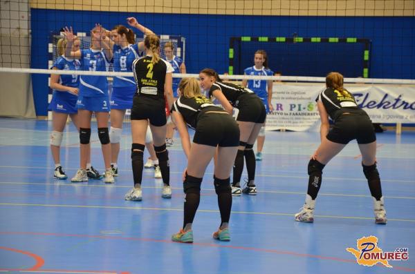 FOTO: Puconske odbojkarice prevzele vodstvo na lestvici