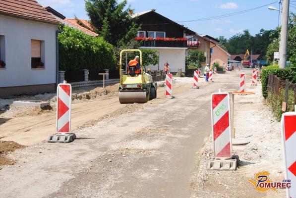 FOTO: Varašanci letos končno z novo cesto
