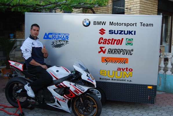 Simon Kuhar - mehanik iz Bakovec, ki se je odločil dirkati z motorji