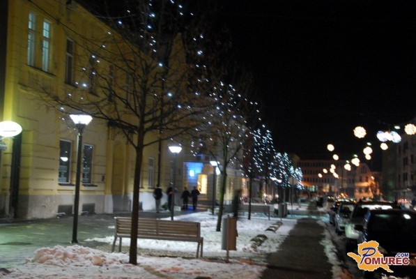 FOTO: Predpraznično okrašena Murska Sobota letos v znamenju varčevanja