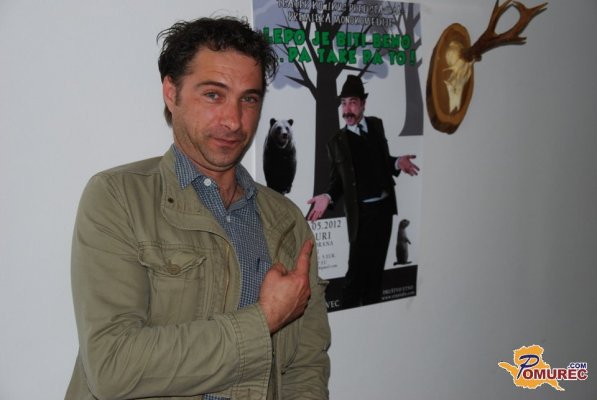 To soboto premierna uprizoritev Lepo je biti Beno... pa take pa to