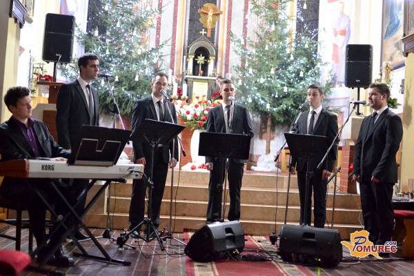 FOTO in VIDEO: Dobrodelni koncert Aeternum v Veliki Polani privabil mnogo ljudi