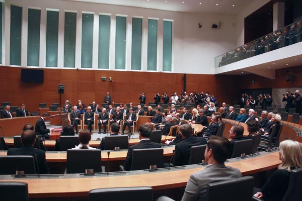 Slovenski poslanci v državnem zboru oddelali dobra dva meseca sej