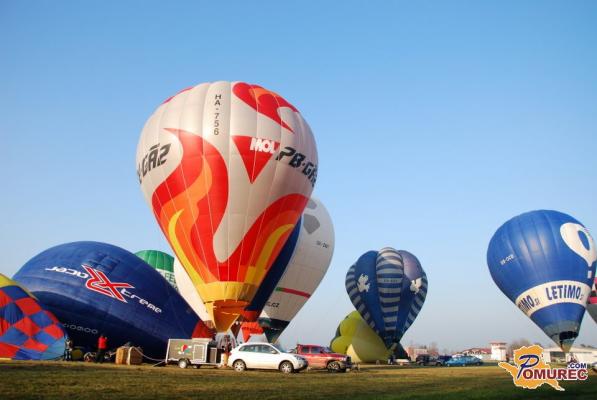 FOTO: Nebo nad Mursko Soboto te dni v znamenju pisanih balonov