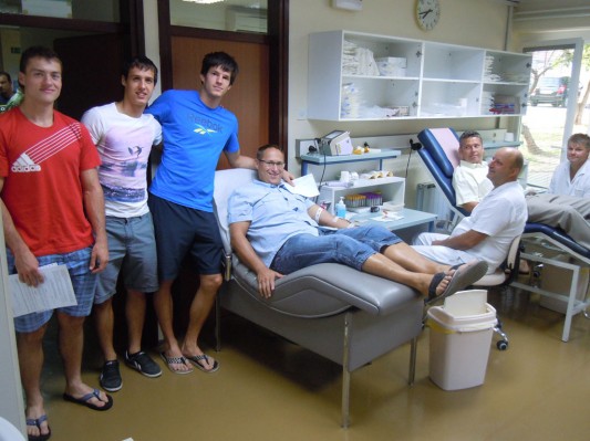 Rokometaši Pomurja darovali kri