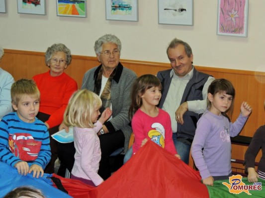 FOTO: V Ljutomeru otroci razveselili starejše na praznovanju rojstnih dni