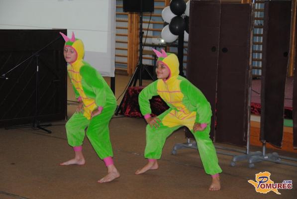 FOTO: Preko 200 učencev slovenskih in srednjih šol v Črenšovcih predstavilo svoje talente