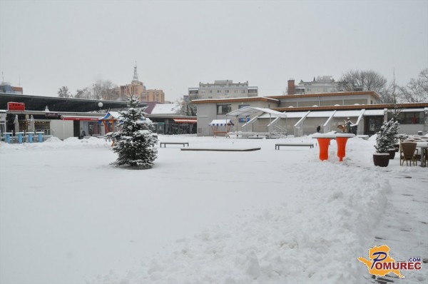 Sneg pregnal pust, rajanje otrok zaradi varnosti odpovedali