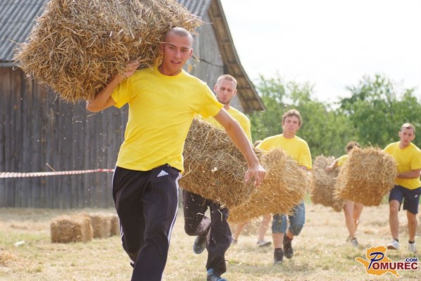FOTO: Obilo zabave na regijskih kmečkih igrah v Tešanovcih