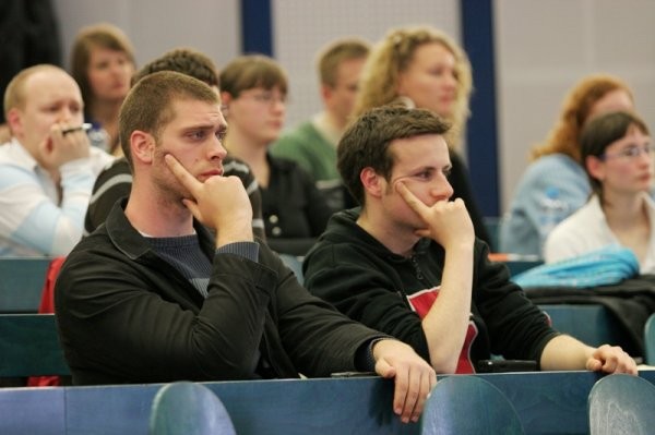 Od danes v veljavi nov sistem subvencioniranja prevoza za dijake in študente