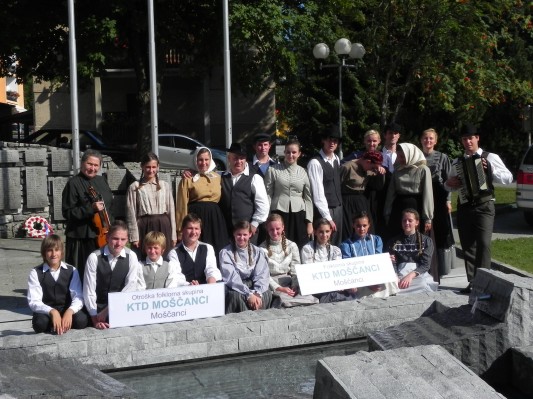 Pomurski folklorni skupini gostovali na Koroškem