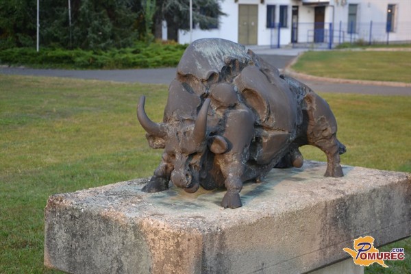 FOTO: Na dvorišču tovarne Mure odslej park skulptur